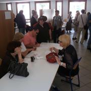 Catherine et Corinne recueillent les adhésions