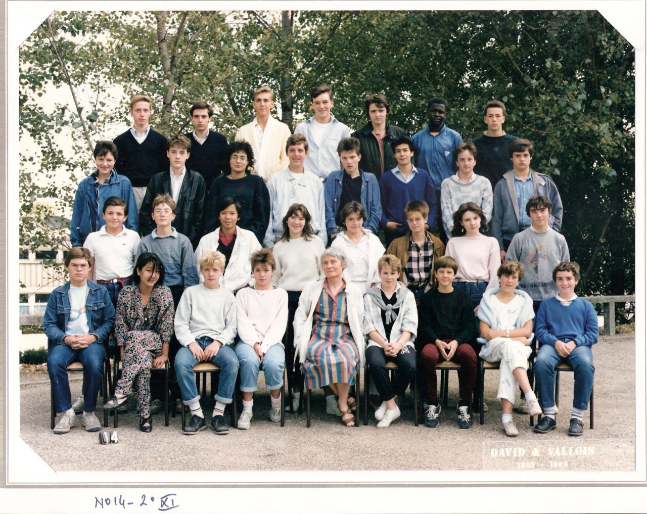 2nde11 1985-86 avec Madame LEBOUTEUX