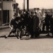 Sortie du lycée, février 1964