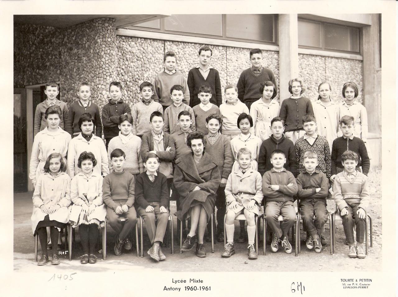 1960-61 6M1 avec Mme Eymard (HG)