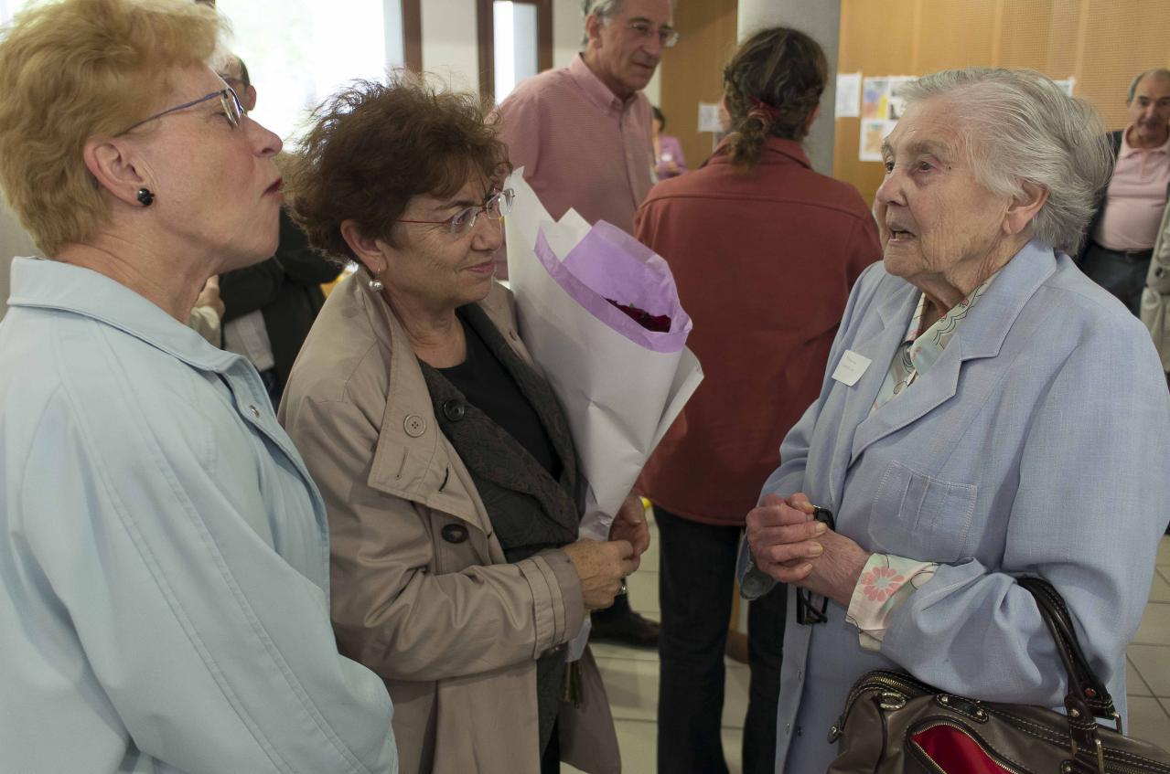 La proviseure et des professeurs.