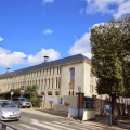 Lycée Lakanal, face au Château.